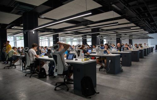 Tối ưu bảo trì khóa điện tử cho chung cư: Kinh nghiệm thực t - Wise Tech